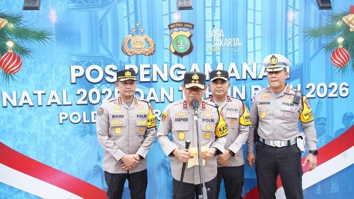 Kapolda Metro Pantau Arus Mudik Nataru di Km 10 Tol Cikunir